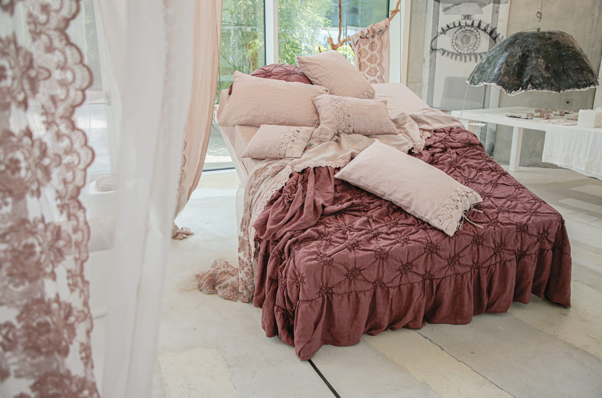 ATOLLO bedspread with baroque embroidery