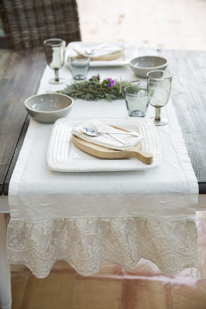Runner with ruffles and Corinthian lace
